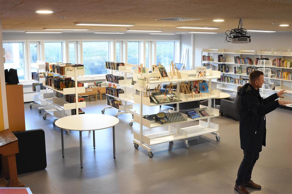 Biblioteket - Klikk for stort bilete